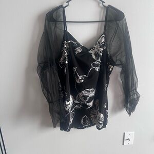 BUNDLE ONLY - 2+ ITEMS

SHEIN Black and White Floral Mesh Sleeve Top
